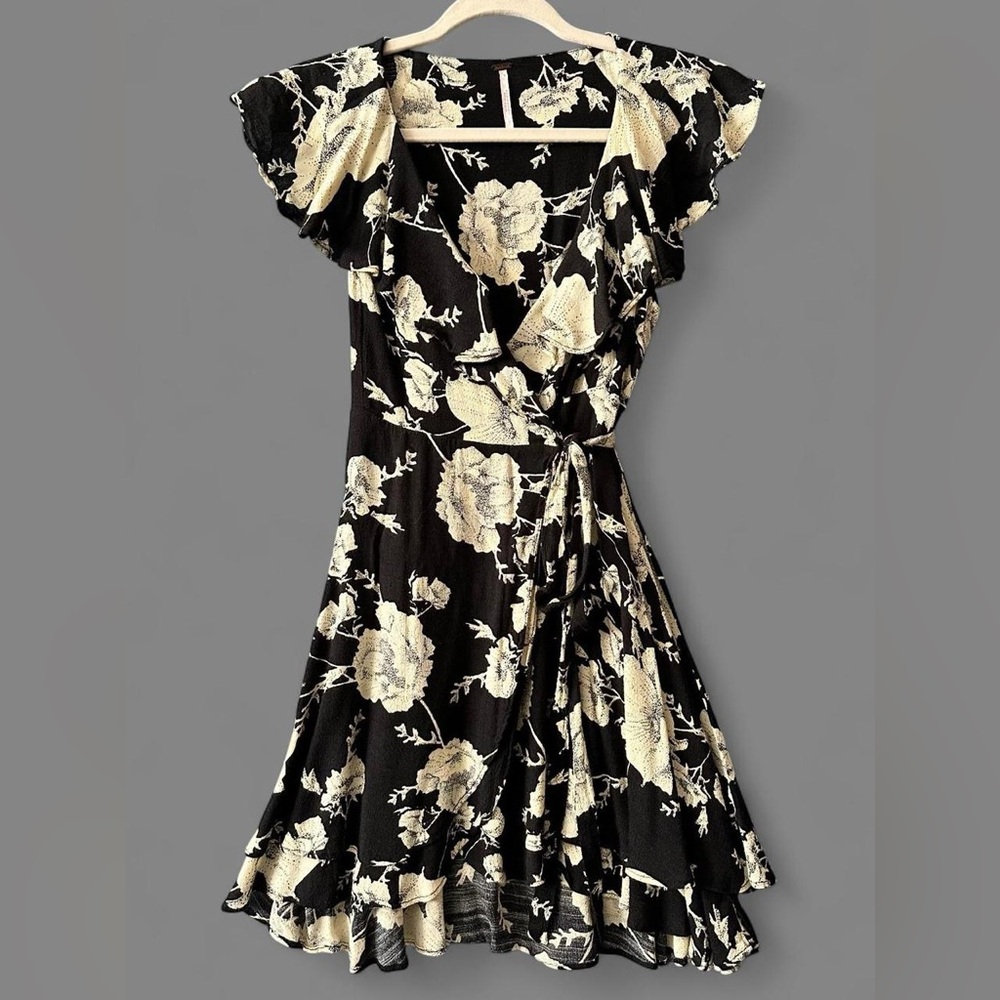 🖤 FREE PEOPLE 🖤 French Quarter mini wrap dress